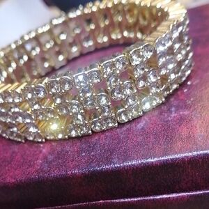 Gorgeous Gold Tone Citrine Colour Crystals Stretch Bracelet